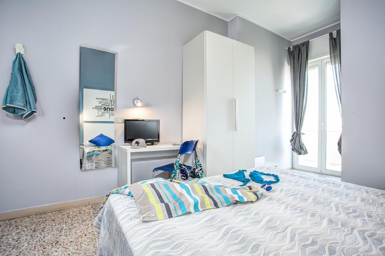 Hotel Tritone Римини Экстерьер фото